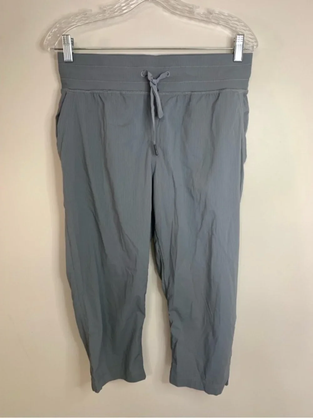 Lululemon Grey Cropped Pants 8